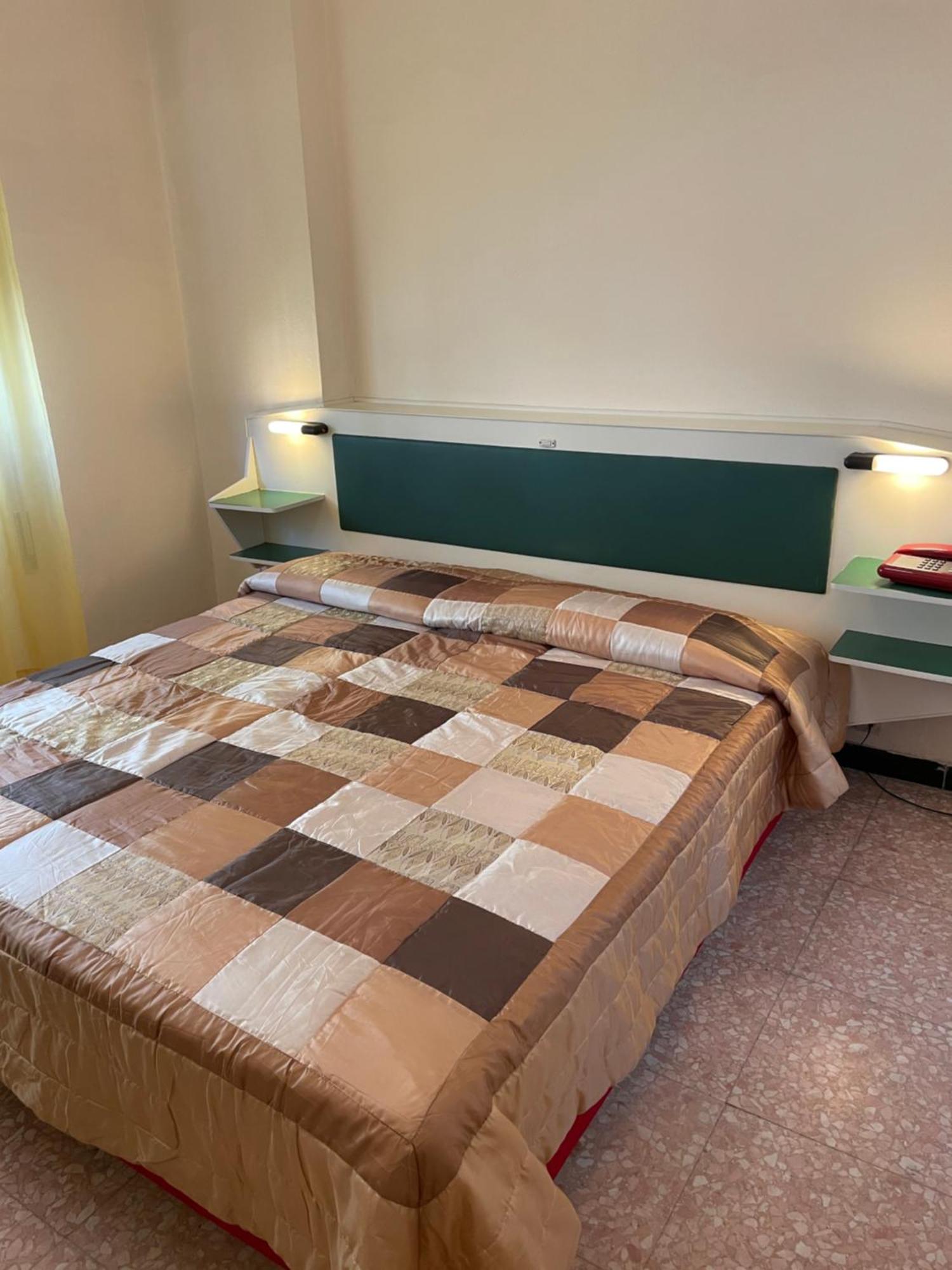Hotel Robinia Імперія Номер фото
